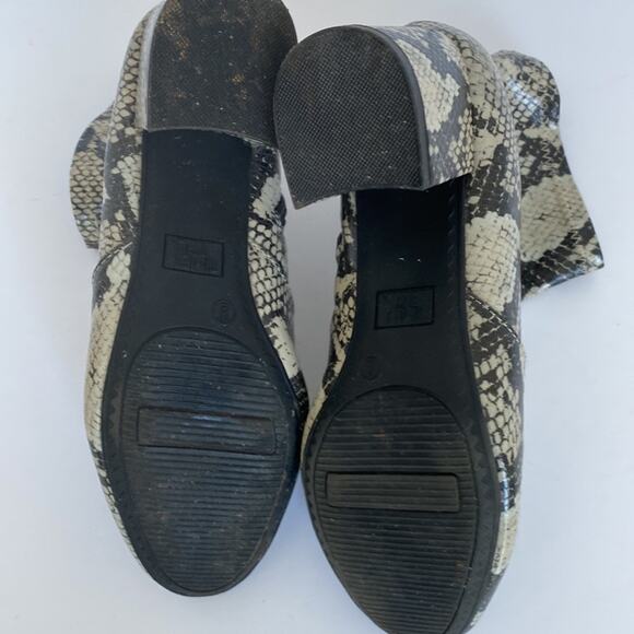 Womens 9 booties Memory Foam Fall ankle boots Stretch Boho Snake Time and Tru - Picture 7 of 15